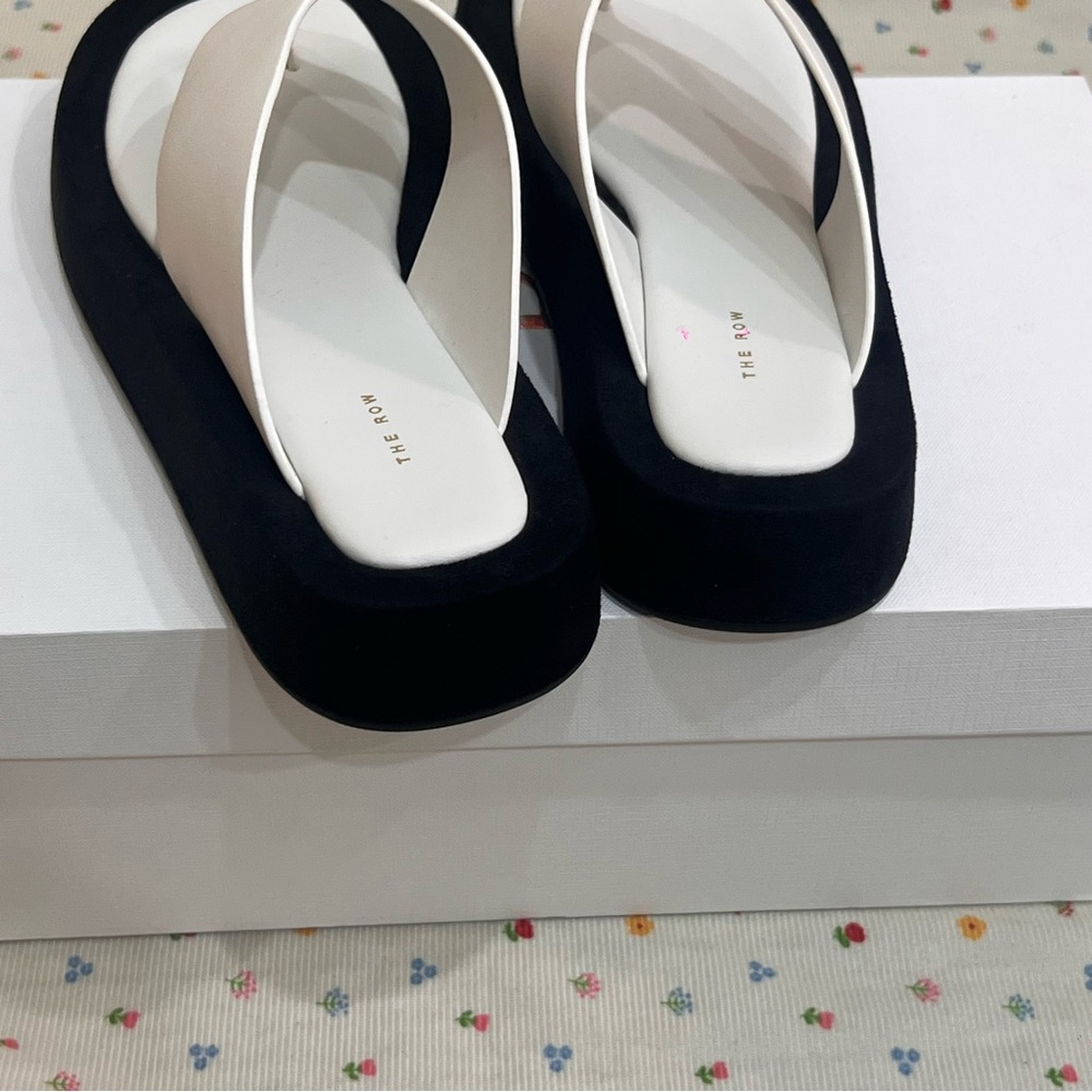 The Row women's Blackand White Sandals - Picture 3 of 5